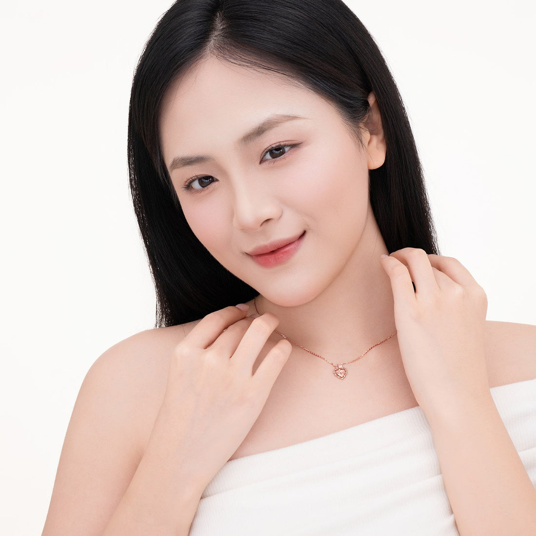 VIELUX QUEEN 14K Gold CZ Runi Necklace